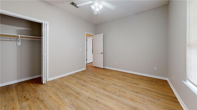 Building Photo - 119 Hobbs St