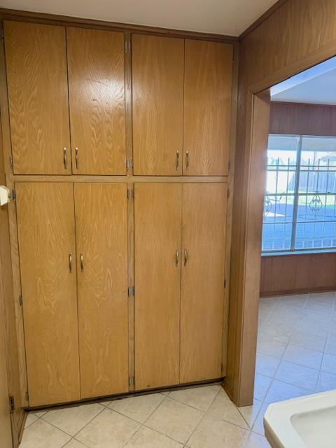 Building Photo - 8601 Karling Dr