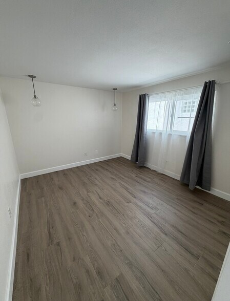 Building Photo - 733 Alabama St