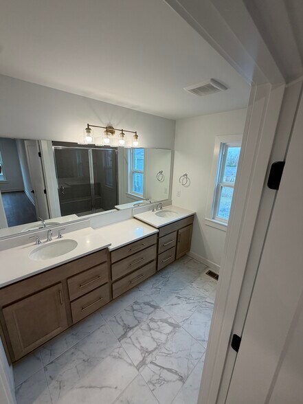 Building Photo - 7430 Wetherington Ln