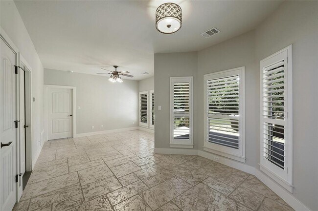 Building Photo - 116 Tallstar Dr