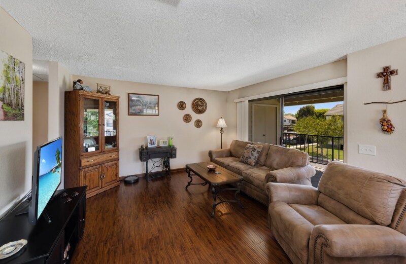 Building Photo - 10945 Summerdale Way