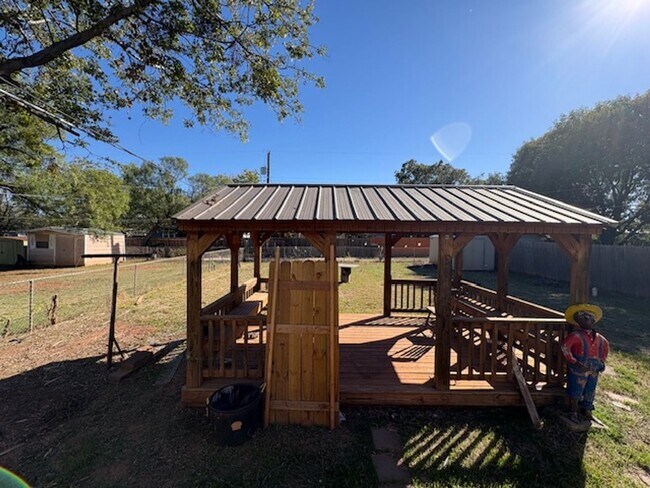 Building Photo - 909 S Jefferson Dr