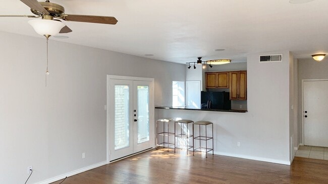 Building Photo - 538 Wilcrest Dr