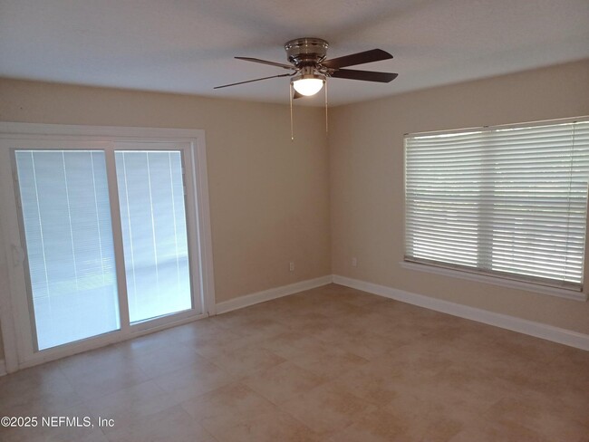 Building Photo - 4463 Ecton Ln E
