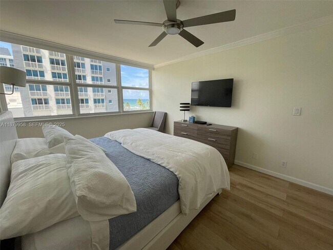 Building Photo - 209 N Fort Lauderdale Beach Blvd