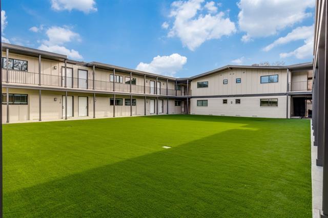 Building Photo - 5917 Gaston Ave