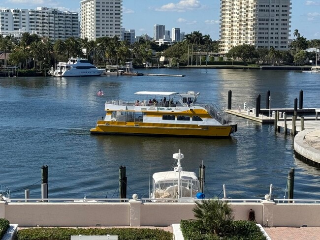 Building Photo - 200 S Birch Rd