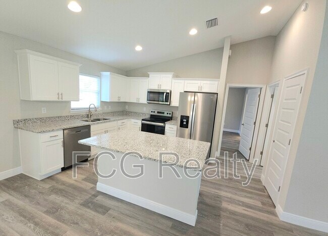 Building Photo - 8140 N Elkcam Blvd