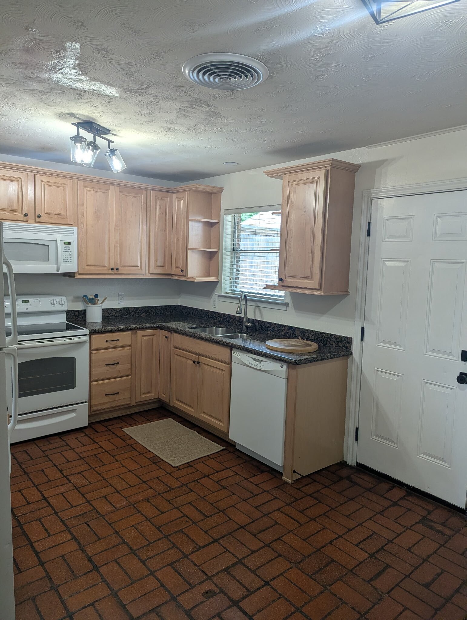 Building Photo - 1311 N Morris St