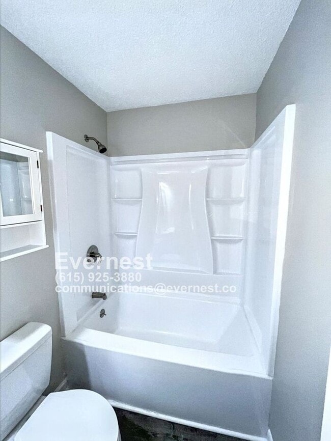 Building Photo - Spacious 4-Bedroom, 2-Bathroom Home with C...
