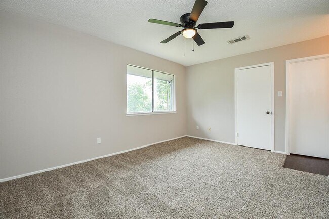 Building Photo - 5809 Village Forest Ct