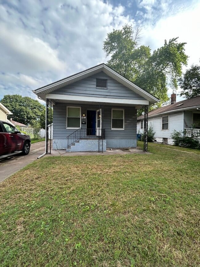 Building Photo - 2309 Lincoln Ave