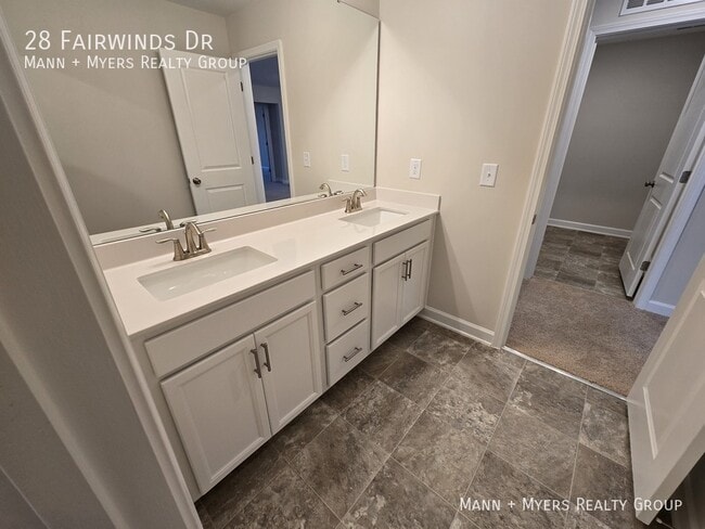 Building Photo - 28 Fairwinds Dr