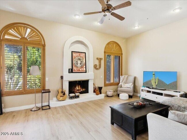 Building Photo - 10563 E Carol Ave