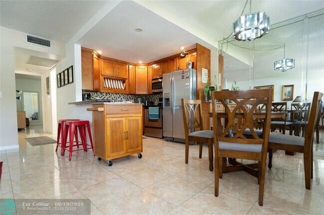 Building Photo - 13250 SW 7th Ct