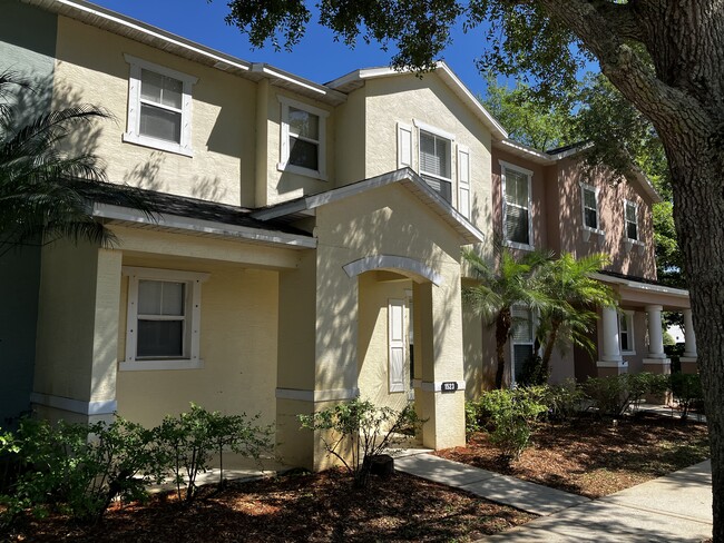 Building Photo - 1523 Par Ct