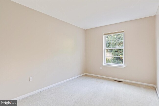 Building Photo - 125 Vernon Ct