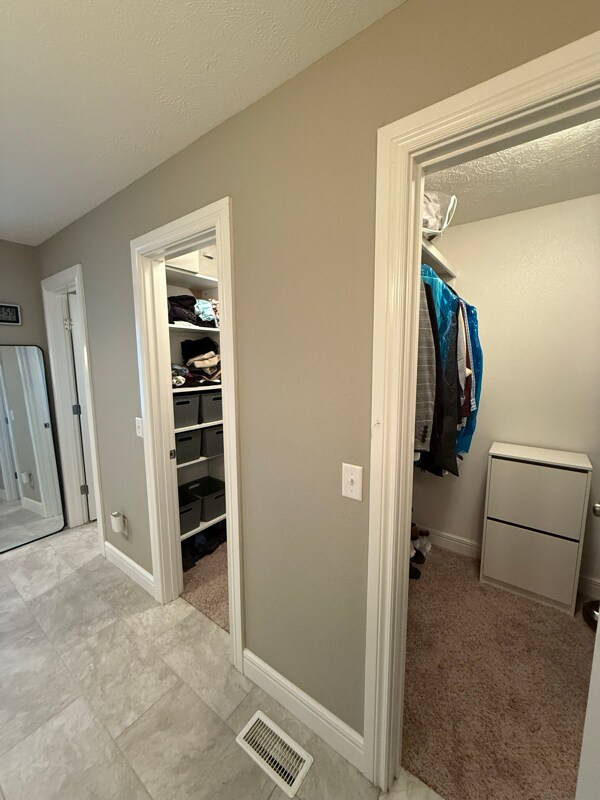 Building Photo - 5010 E Wild Horse Dr