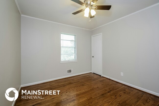 Building Photo - 108 8th Pl