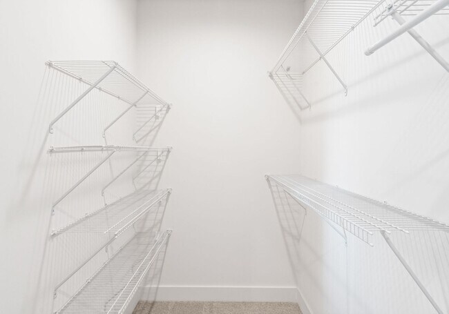 Building Photo - 2417 Pruitt St