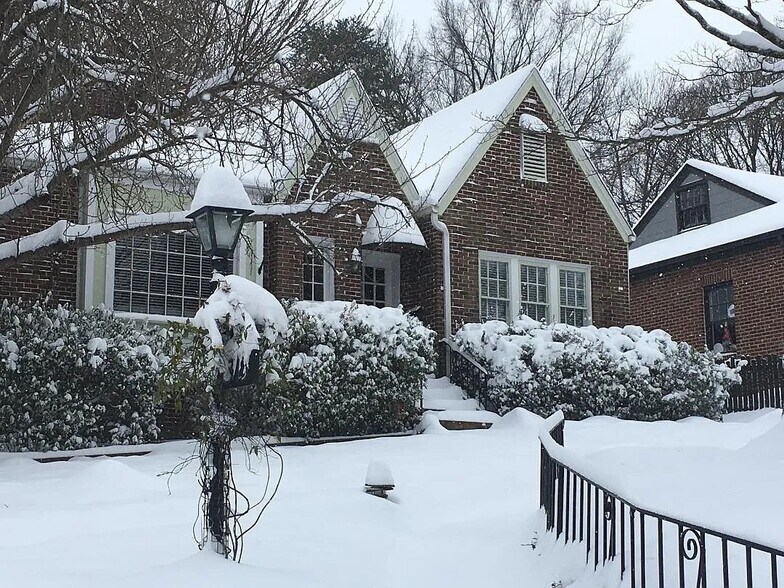 Building Photo - 1313 Fairmont St