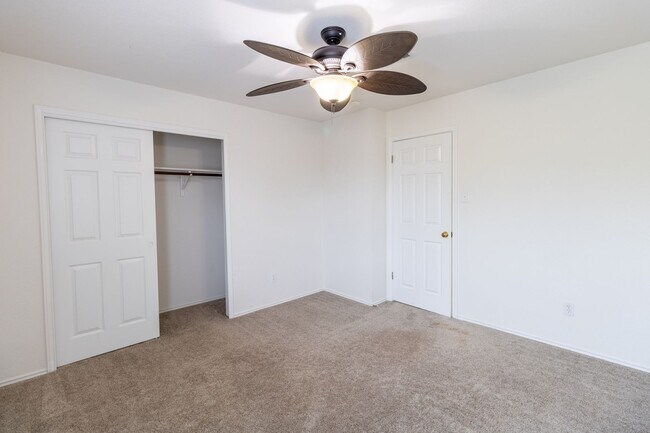 Building Photo - Gorgeous 4 bedroom, 3 bathrooms home in Pflugerville!!!