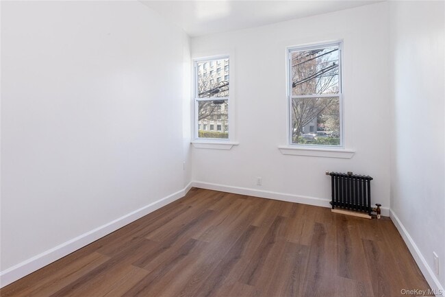 Building Photo - 100-30 Martense Ave