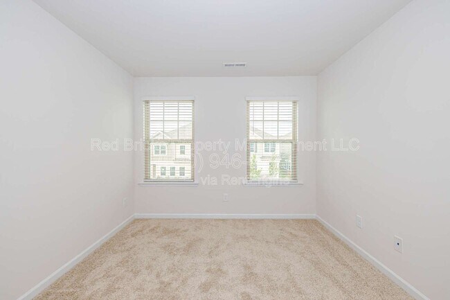 Building Photo - 317 Planters Trace Ln
