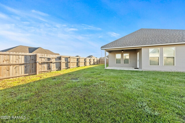 Building Photo - 223 Stanwell Ave