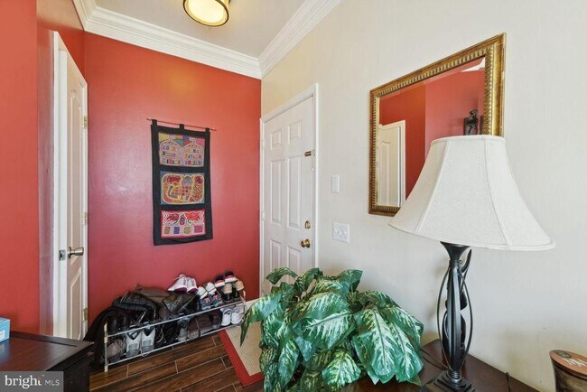Building Photo - 1735 W Braddock Pl