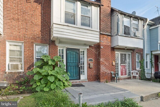 Building Photo - 358 E Upsal St