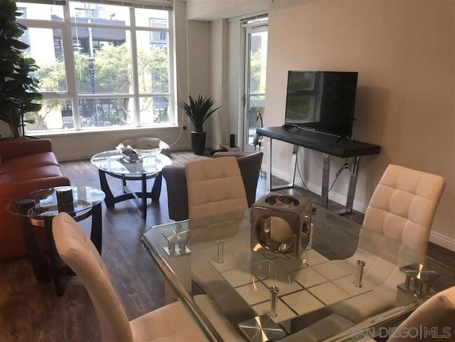 Building Photo - 1431 Pacific Hwy