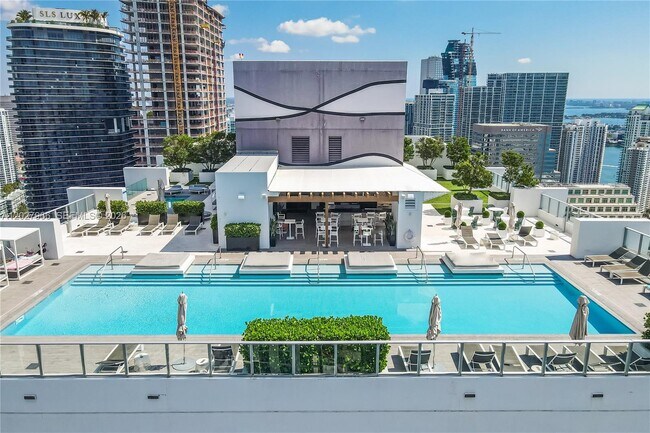 Building Photo - 1010 Brickell Ave