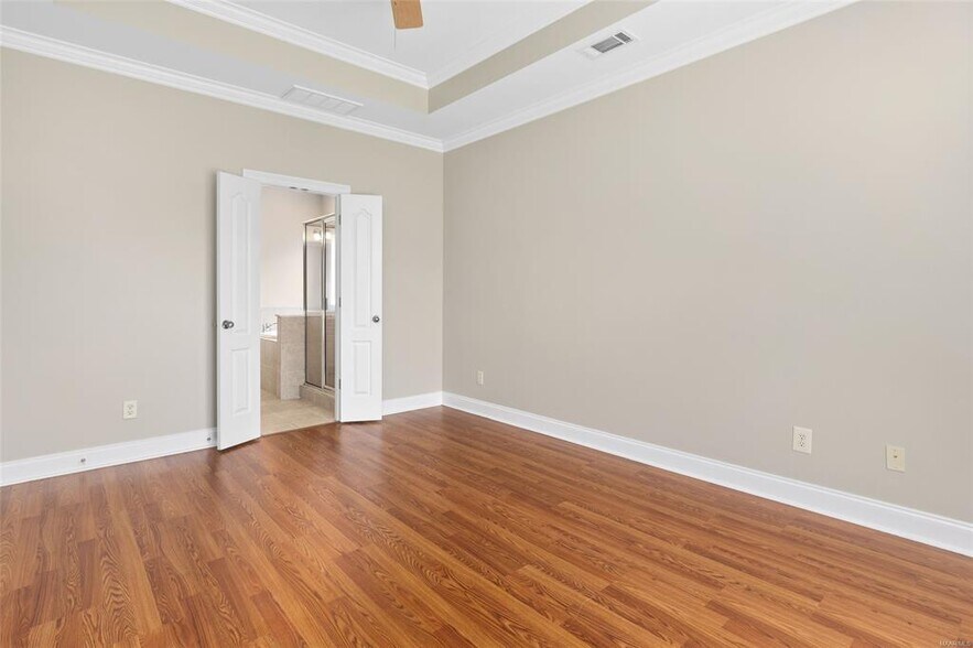 Building Photo - 9729 Helmsley Cir