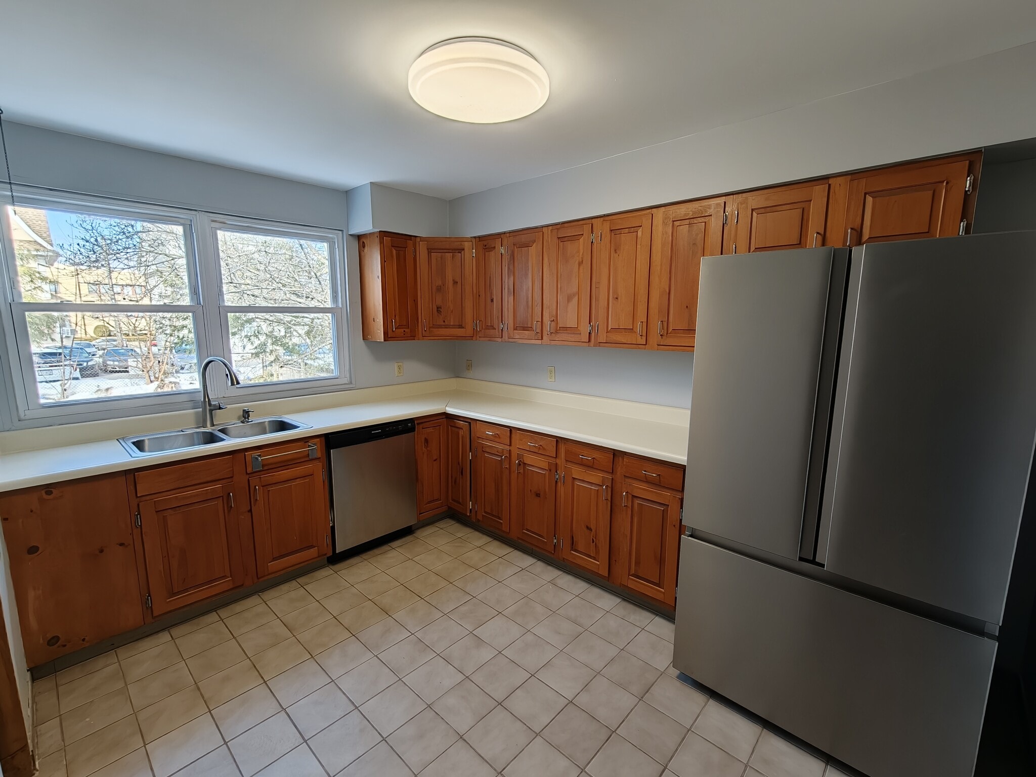 Kitchen - 39 Robertson Ave