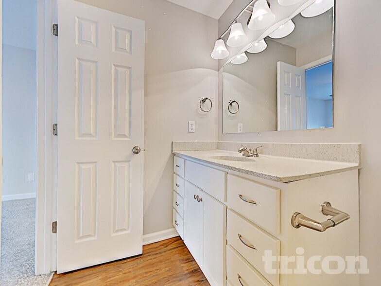 Building Photo - 3846 Nuthatcher Dr