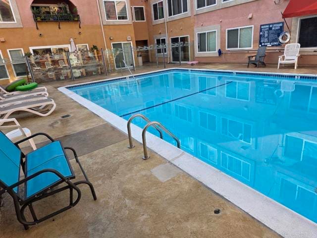 Building Photo - 860 Turquoise St