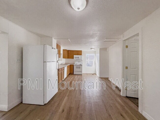 Building Photo - 450 W 200 N