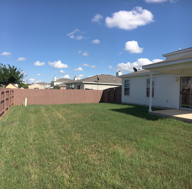 Building Photo - Spacious and Inviting Home by Fort Cavazos