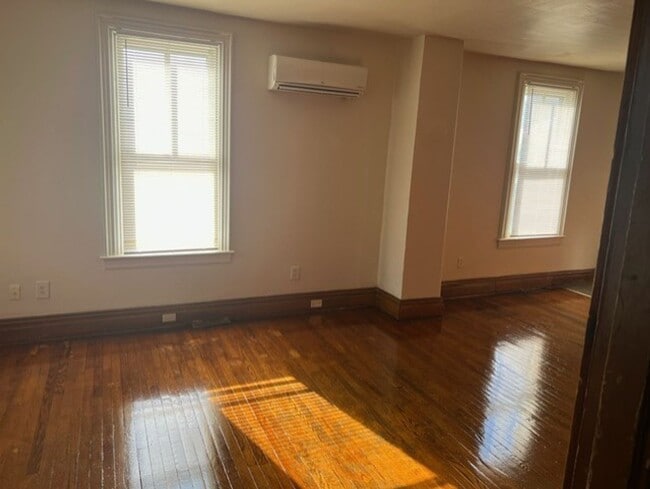 Building Photo - 127-129 N Catherine St