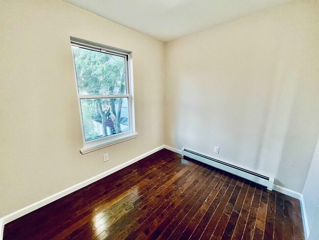 Building Photo - 1607 Kerrigan Ave