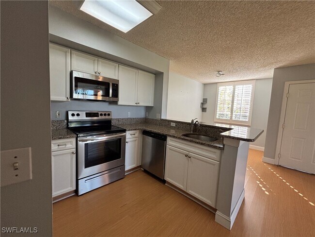 Building Photo - 1170 Wildwood Lakes Blvd