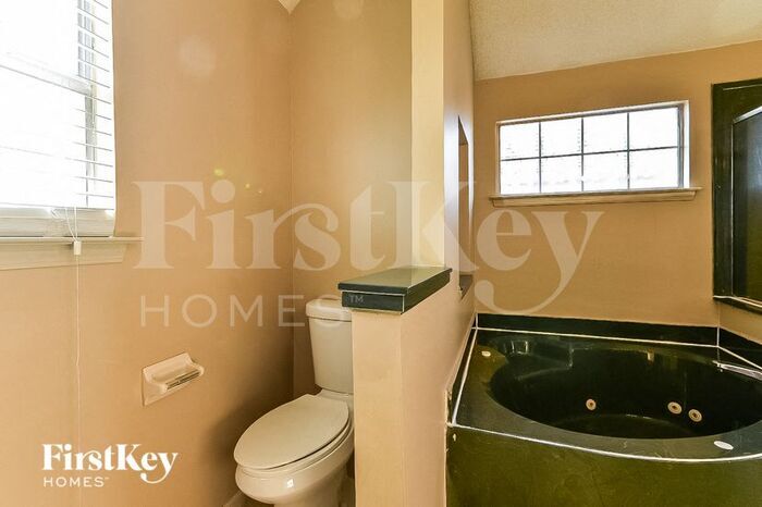 Building Photo - 7749 Roxshire Cove