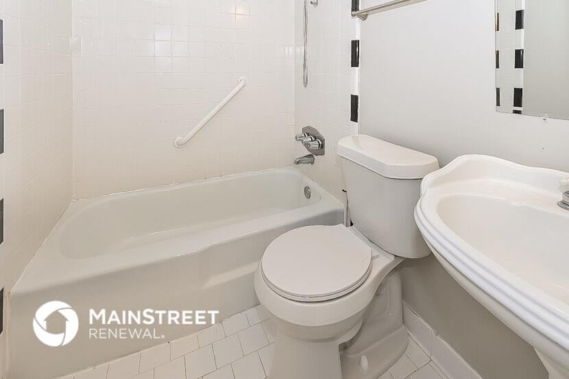 Building Photo - 3087 Newmarket Dr