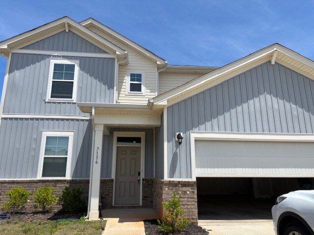 Primary Photo - 7136 Maple Run Cir