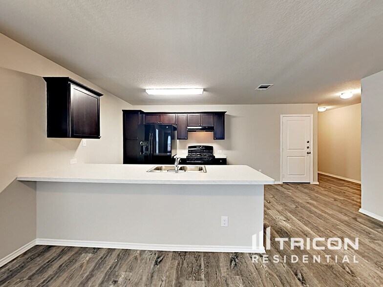 Building Photo - 9725 Marbach Brk