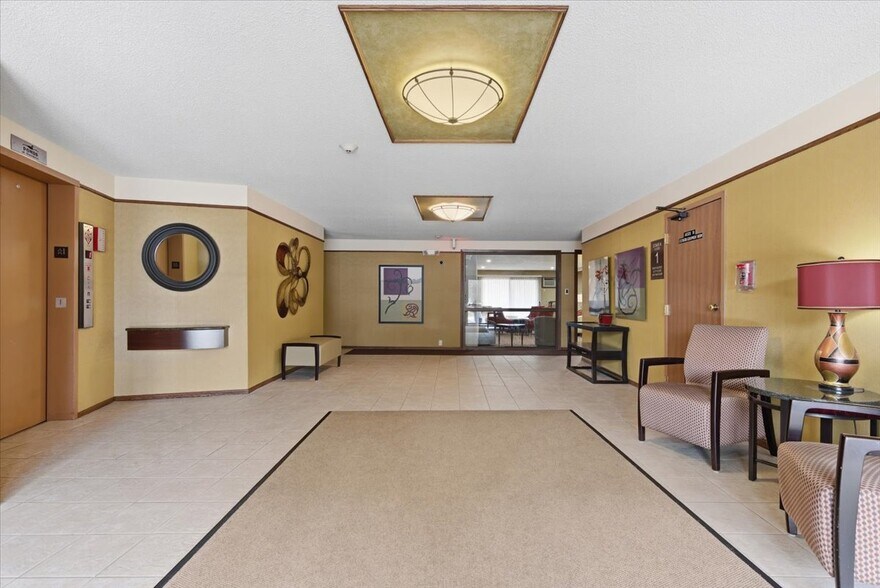 Building Photo - 10451 Greenbrier Rd