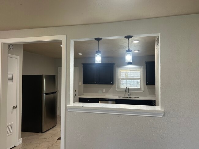 Building Photo - 3504 Jane Ln