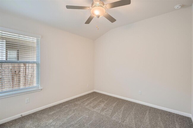 Building Photo - 360 El Capitan Lp